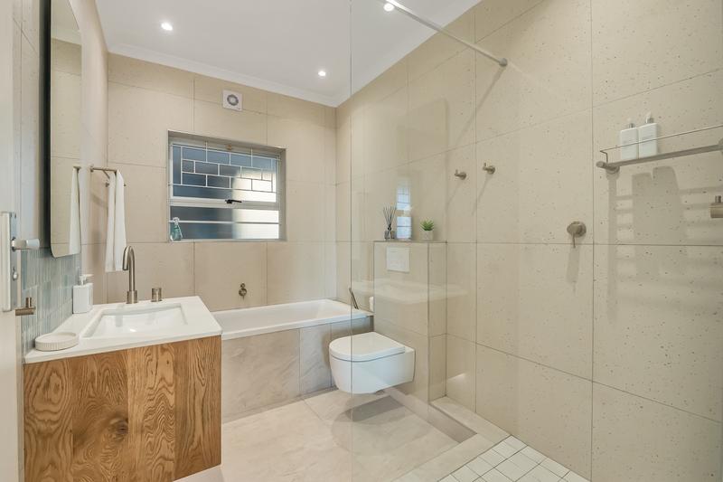 To Let 2 Bedroom Property for Rent in Camps Bay Western Cape